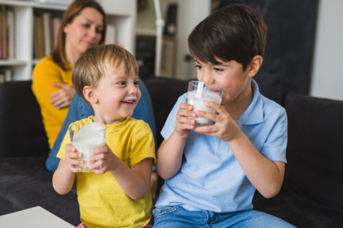 Benefici dei latticini per la salute dentale dei bambini