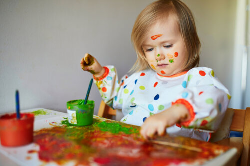 Vantaggi della pittura con le dita per i bambini