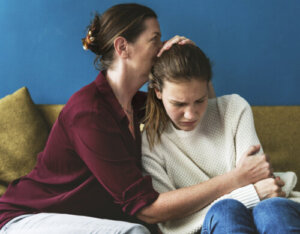 Come aiutare un figlio a superare la sua prima delusione amorosa