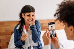 Dire al partner che siamo incinte in modo originale