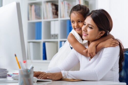 È possibile essere una buona madre senza trascurare la crescita professionale?