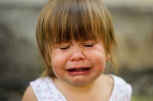 In che modo gli errori nell'educazione influenzano i bambini?