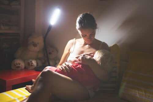 Allattamento notturno: cosa c'è da sapere