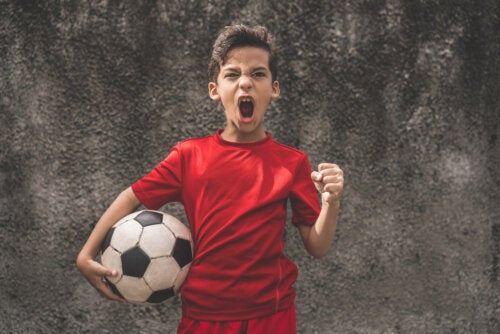 Sport agonistici: come insegnare ai bambini a giocare senza aggressività