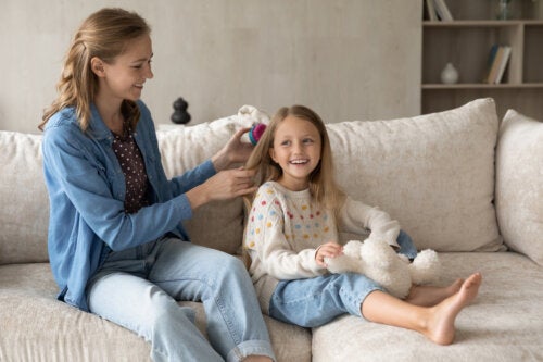 7 trucchi per districare i capelli di vostra figlia