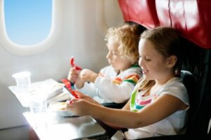 Questioni da considerare quando si viaggia in aereo con bambini