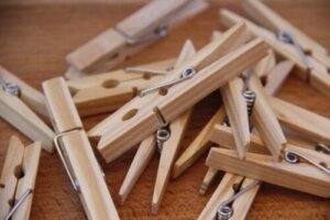 5 lavoretti da fare con le mollette di legno