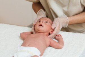 Deformazione della testa del bambino e come prevenirla