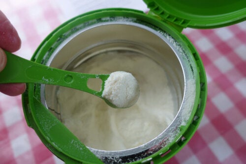 Il latte in formula contiene tutti i nutrienti per i nostri bambini?