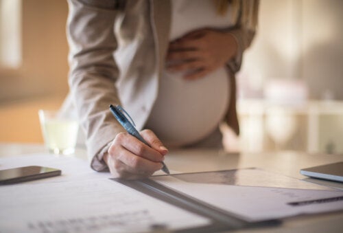 Lavorare durante la gravidanza: cosa fare e cosa non fare
