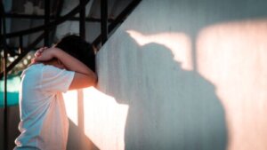 Trauma complesso nei bambini: come trattarlo?