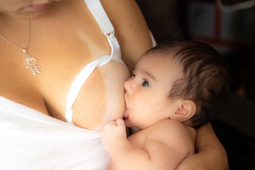 Il sapore del latte materno durante l'allattamento