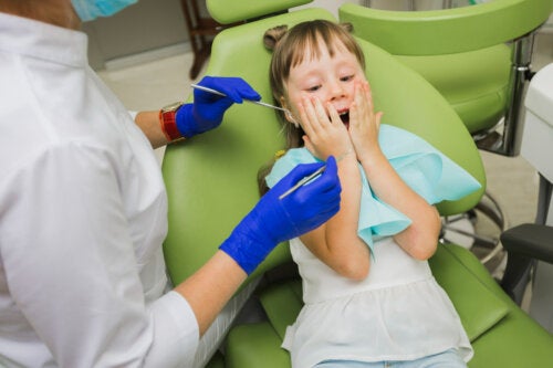 La genetica influenza le carie dei bambini?