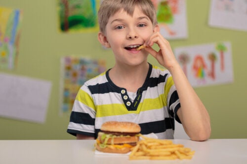 L'impatto dei fast food più popolari sulla salute dei bambini