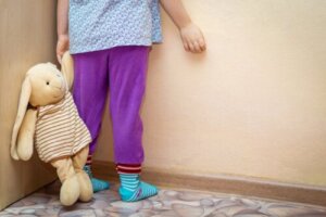 La tecnica dell'angolo del pensiero: perché non usarla con i bimbi