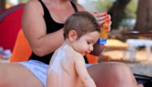 Protezione solare nei bambini: miti e verità