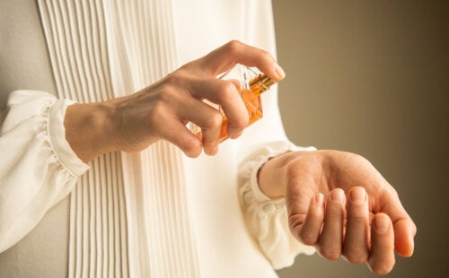 Lilial e infertilità: la sostanza utilizzata nei cosmetici