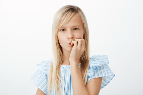 Perché mangiarsi le unghie è dannoso per i denti dei bambini?