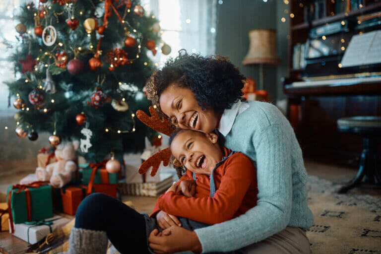 5 idee creative per addobbare l'albero di Natale in famiglia