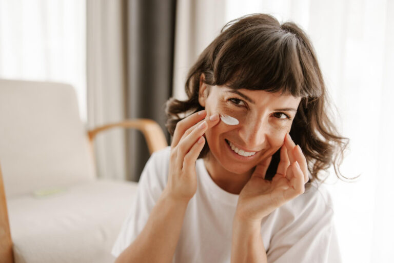 Cosa deve contenere una buona crema antirughe? 5 attivi che dovresti conoscere